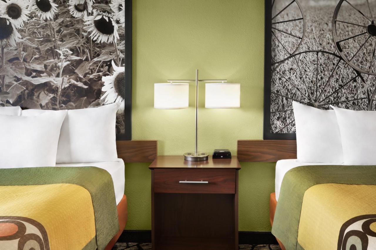Hotel Super 8 By Wyndham Ankeny/Des Moines Area Zewnętrze zdjęcie